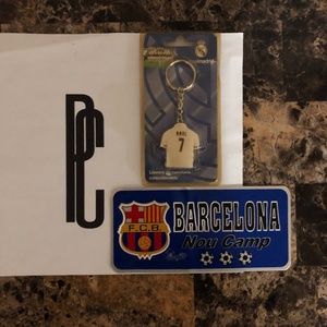 Real Madrid "Raúl" Keychain + Barcelona Decal